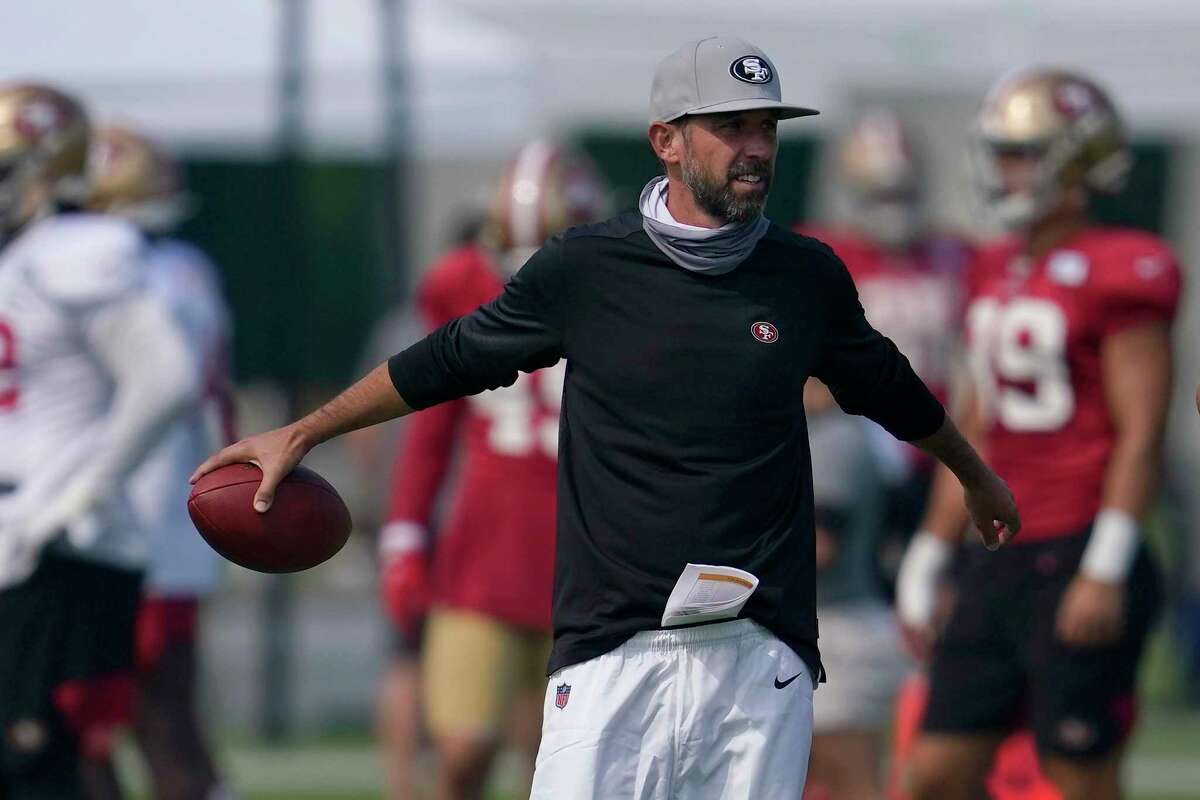 Kyle Shanahan Upset With Hat Rules: NFL World Reacts - The Spun