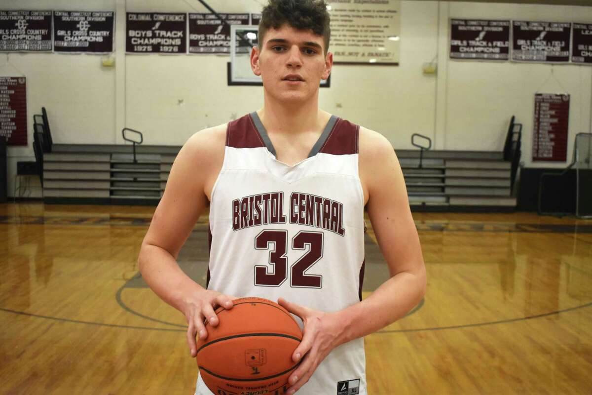Bristol Central’s Donovan Clingan, a national top-50 recruit for the Class of 2022, has committed to UConn.