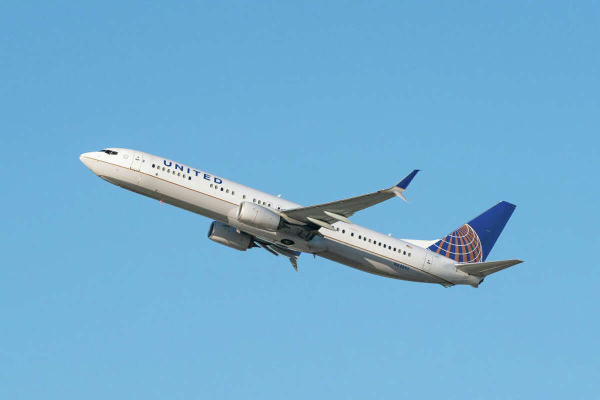 United Airlines Boeing jet airplane. 