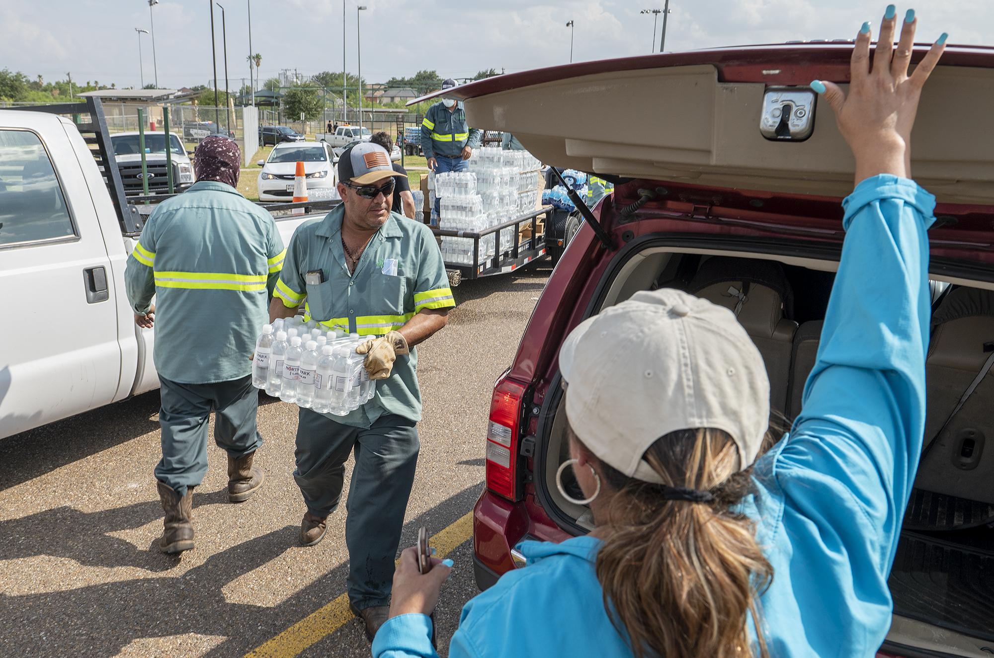 Laredo response to boil water notice in focus as distribution drives