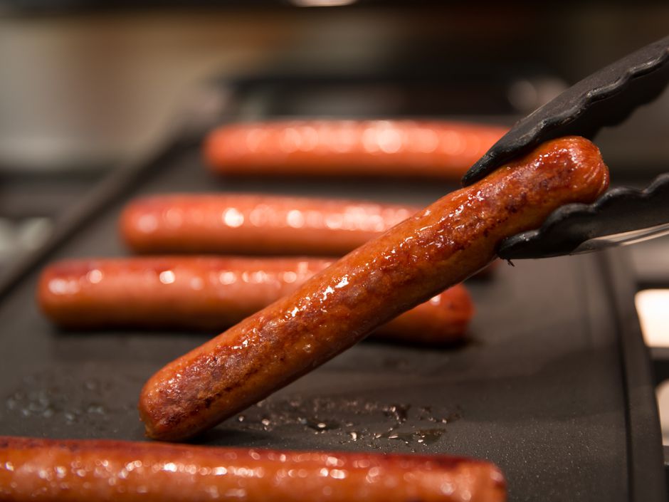 Package hot dogs and buns in equal numbers, petition pleads - Vimarsana News