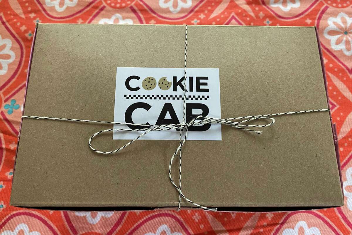 Cookie Cab's cookies arrived warm in a simple cardboard box that when opened released that gorgeous baked sugar smell that candles try and fail to replicate.
