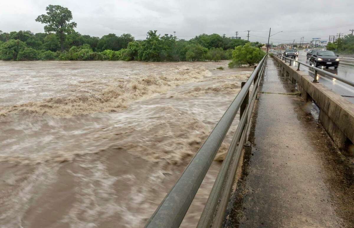 Heavy rains pound San Antonio, flooding Leon Creek and other waterways