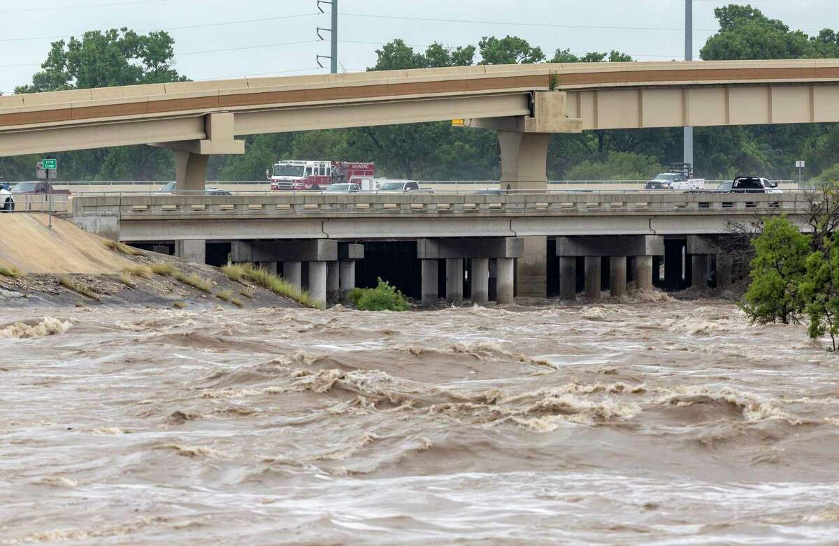 Heavy rains pound San Antonio, flooding Leon Creek and other waterways