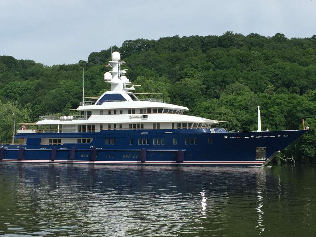 boating up the hudson river