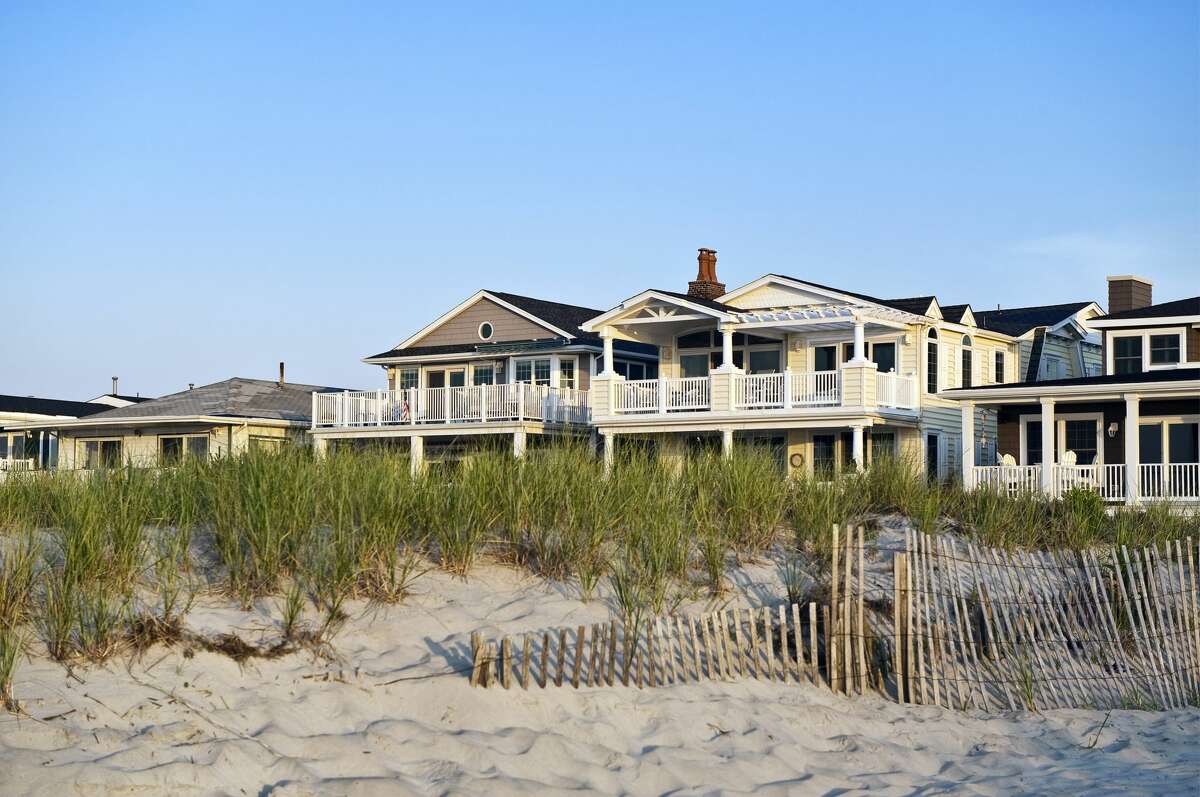 OCEAN CITY, NEW JERSEY, UNITED STATES - 2008/07/17: Beach houses. (Photo by John Greim/LightRocket via Getty Images)