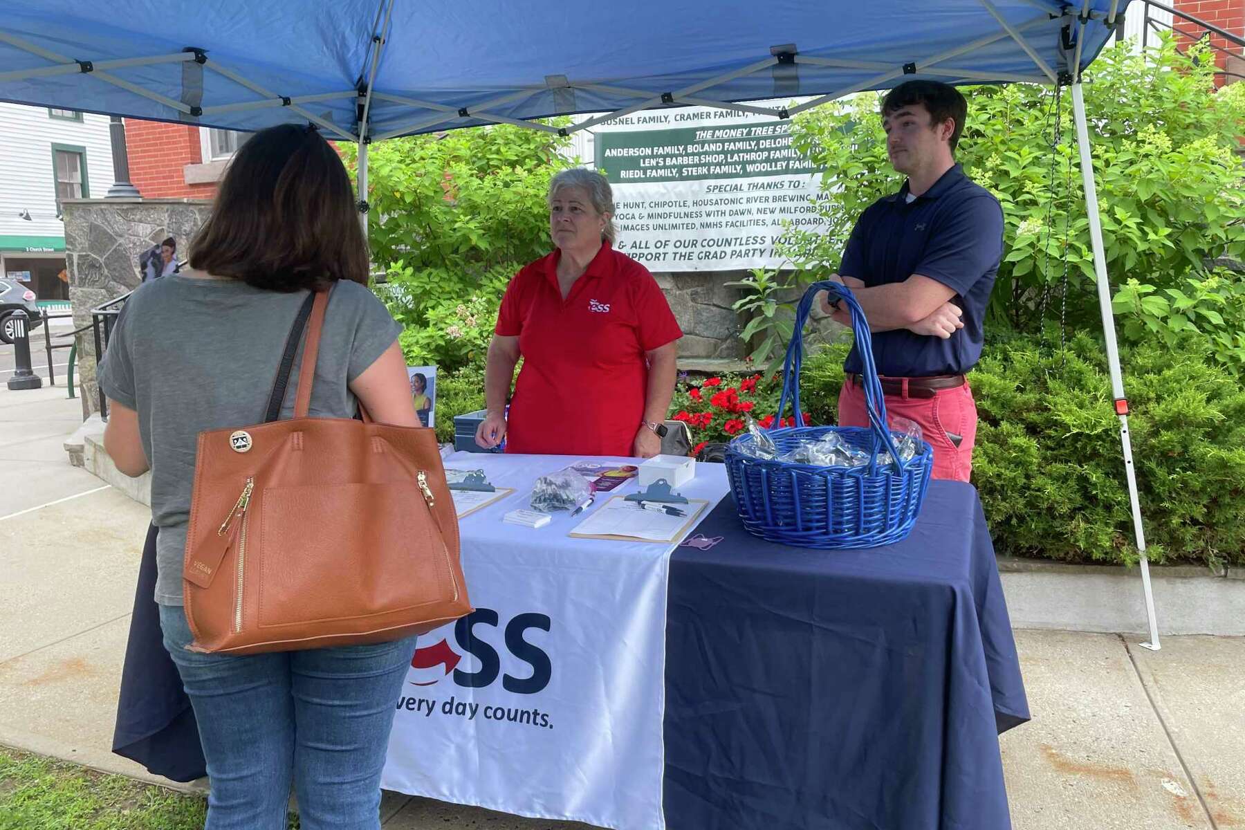 facing-need-for-substitute-teachers-in-region-new-milford-hosts-job-fair