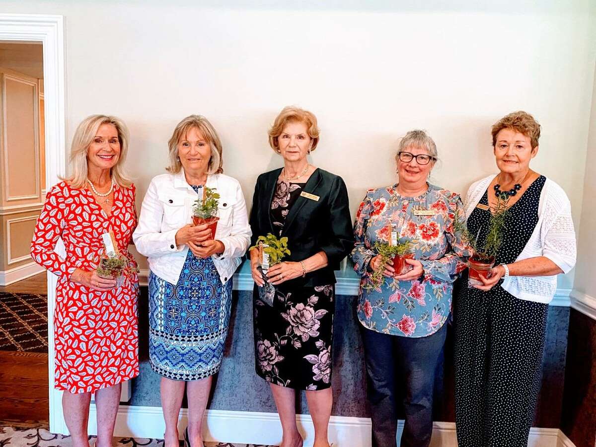 The Danbury Garden Club recently held its annual Meeting, and Luncheon at the Ridgewood Country Club in Danbury at which officers for their 2021-2023 year were installed. Awards were also presented to Garden Club members. The new pictured officers are: Denise Sladek, Rose Mary Fasano, Berni Kallas, Kathy MacLaughlin, and Darlene Russell.