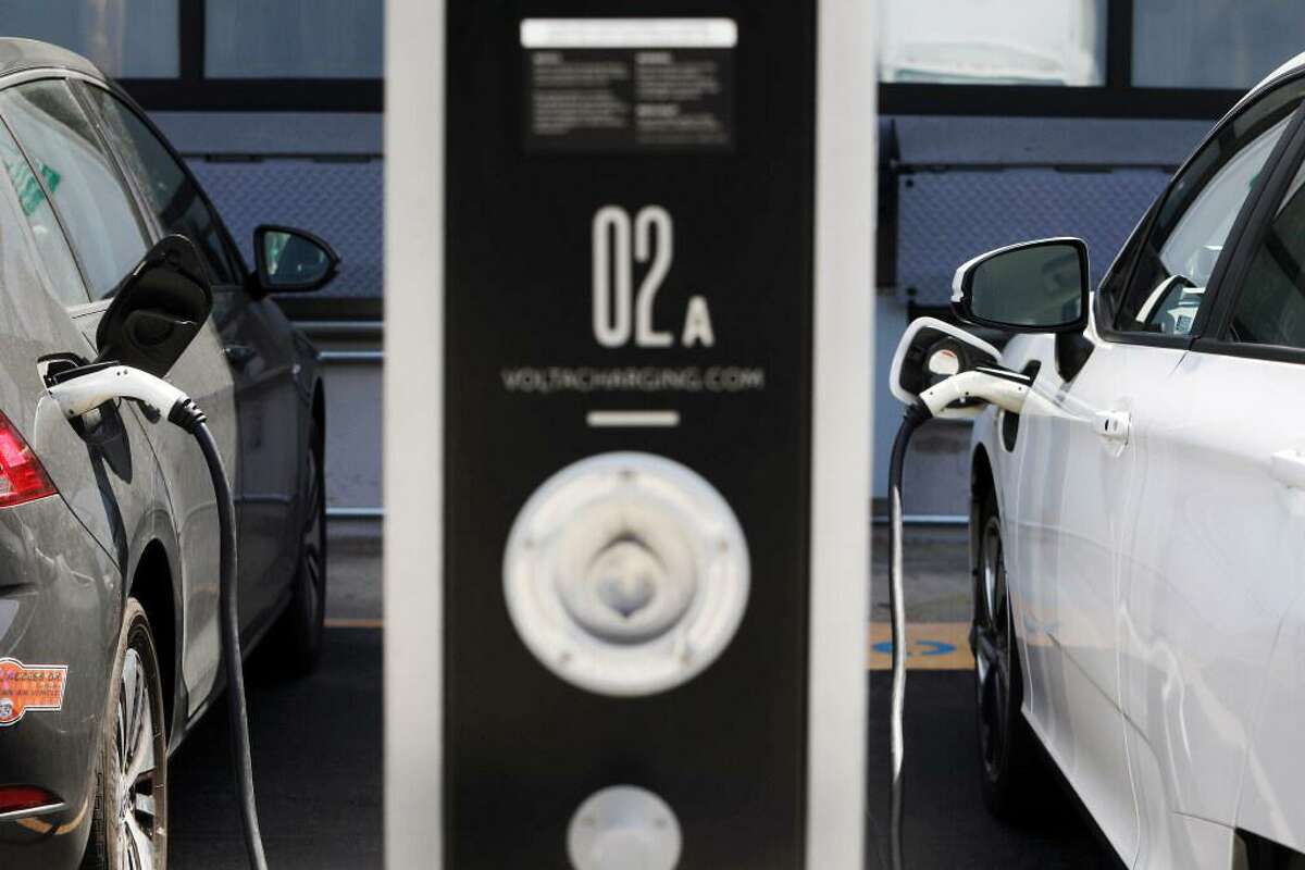 As electric car ownership increases in the Bay Area, the issue of charging cars for owners who live in apartments is arising.