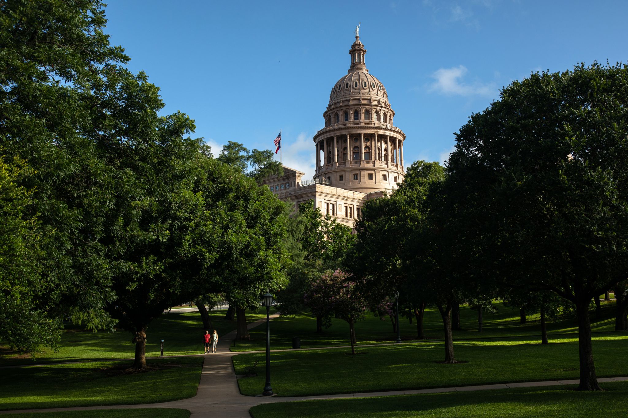 Fugitive Texas Democratic lawmaker’s video shows law enforcement arriving at Austin office