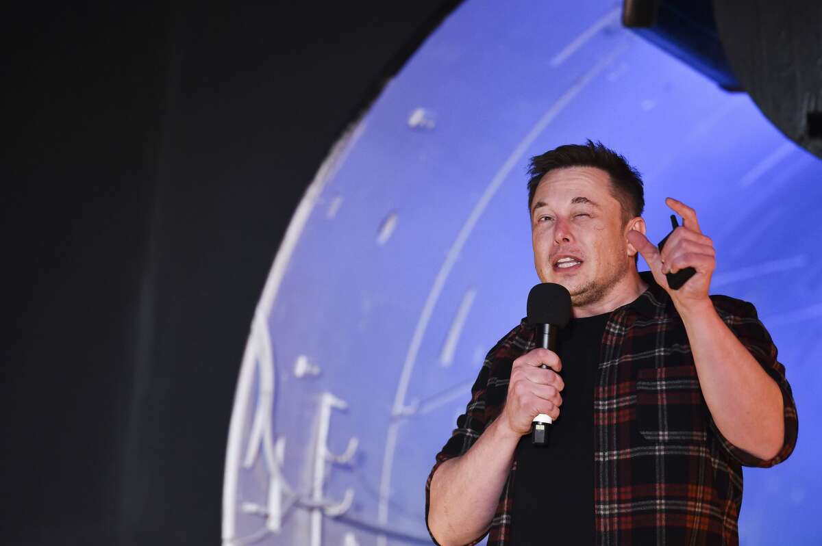 Elon Musk, co-founder and chief executive officer of Tesla Inc., speaks during an unveiling event for the Boring Company Hawthorne test tunnel in Hawthorne, south of Los Angeles, California on December 18, 2018. (Photo by Robyn Beck / POOL / AFP) (Photo credit should read ROBYN BECK/AFP via Getty Images)