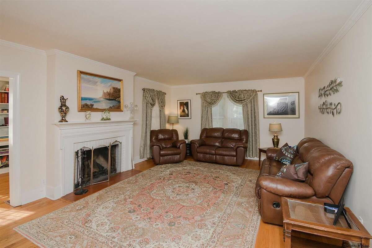 Upstate New York homes for sale with pools