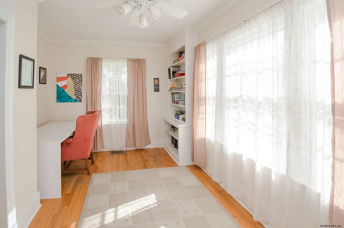 Upstate New York homes for sale with pools