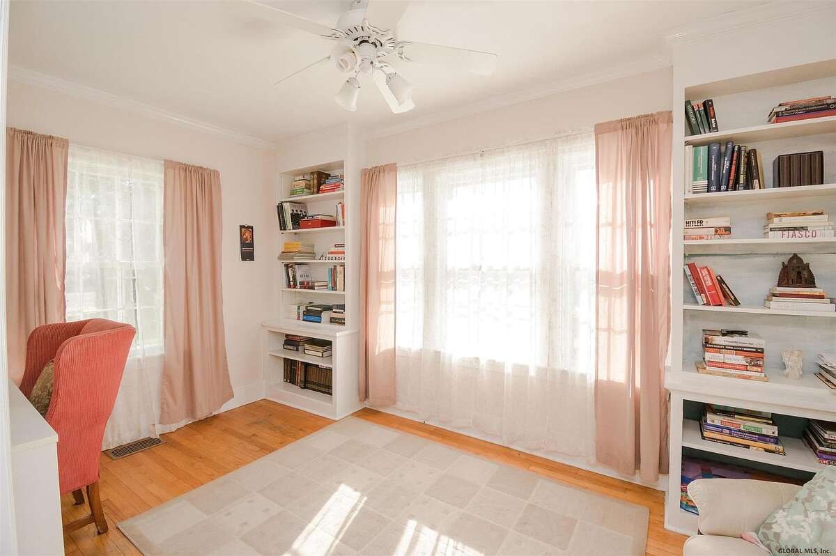 Upstate New York homes for sale with pools