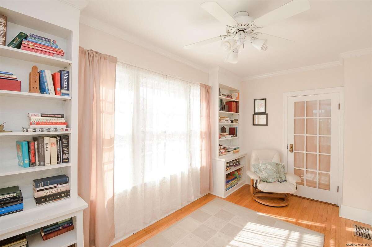 Upstate New York homes for sale with pools