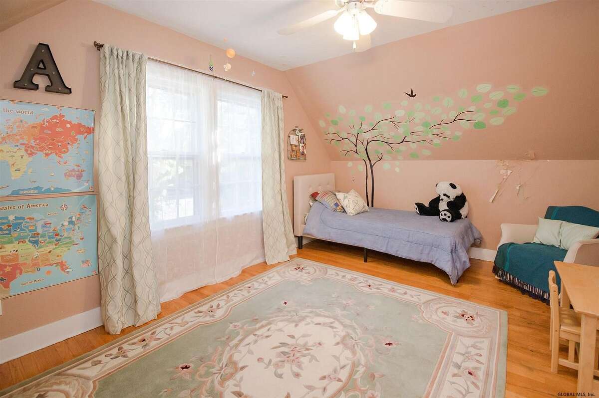 Upstate New York homes for sale with pools