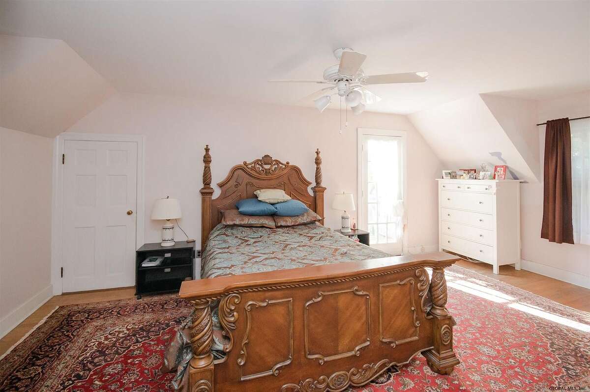 Upstate New York homes for sale with pools