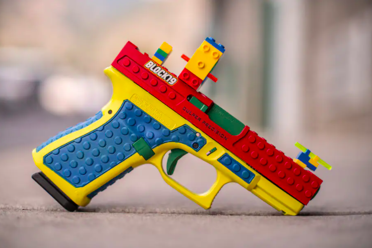 'SUPER FUN': A gun covered in Lego-like bricks to look like a toy sets off a furor - Vimarsana News