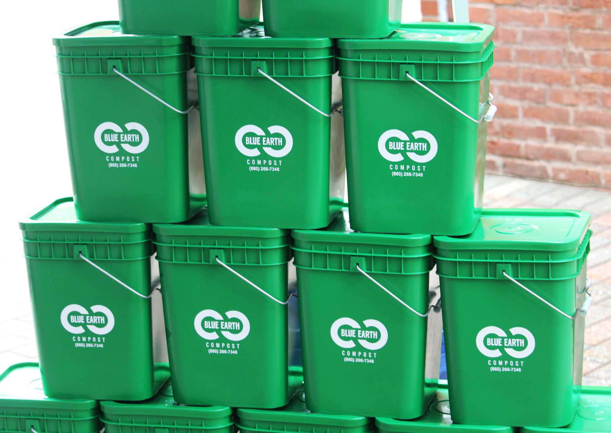 Middletown offering compost bins, rain barrels for sale