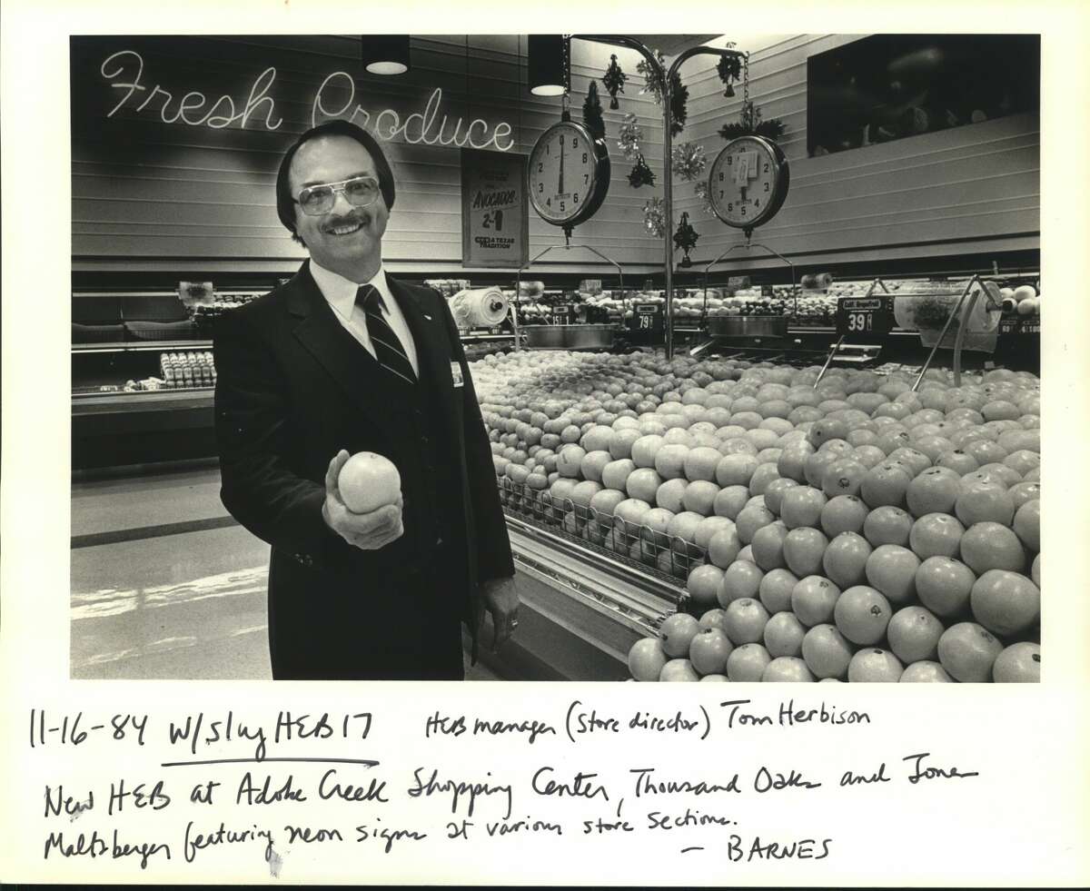 Photos: Time Capsule Images Show What H-E-B Looked Like Back In The Day