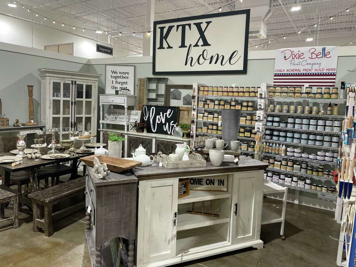 New shopping center brings 300+ craft vendors under one roof