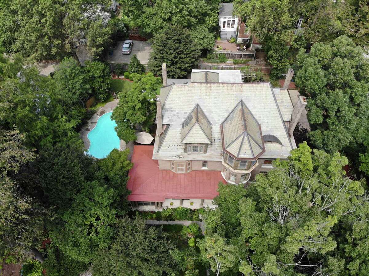 550,000 mansion See inside historic home of Alton railroad executive