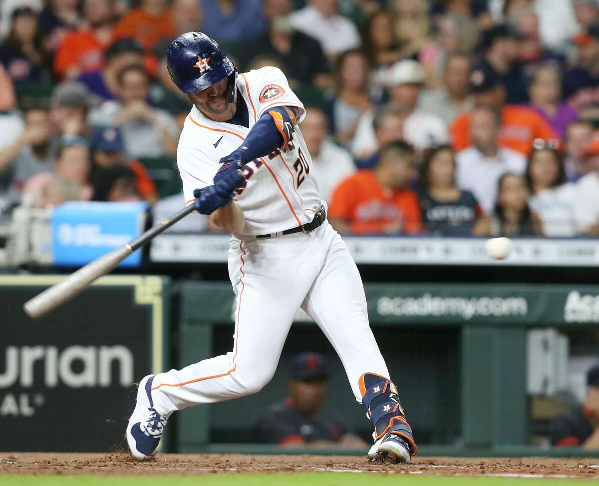 Astros bounce back with series-opening win over Indians
