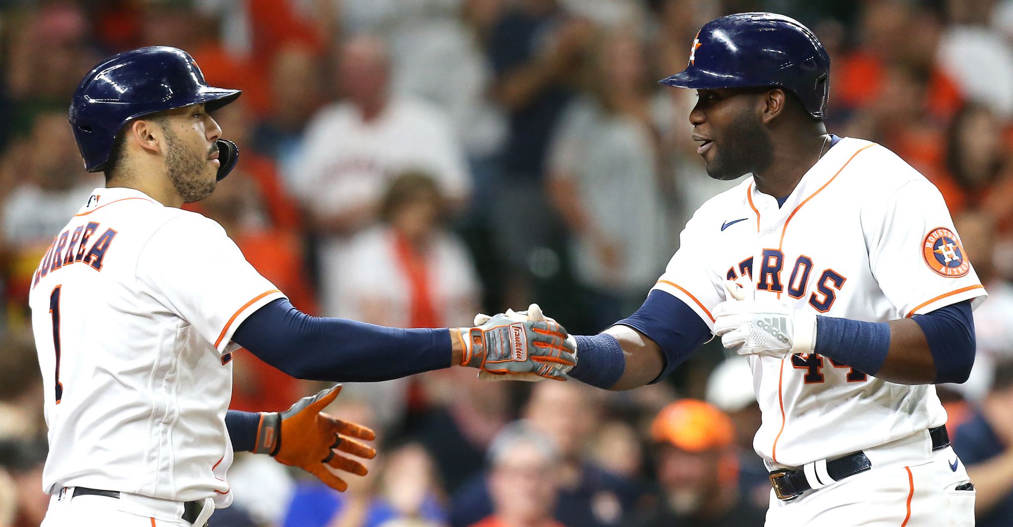 Astros bounce back with series-opening win over Indians