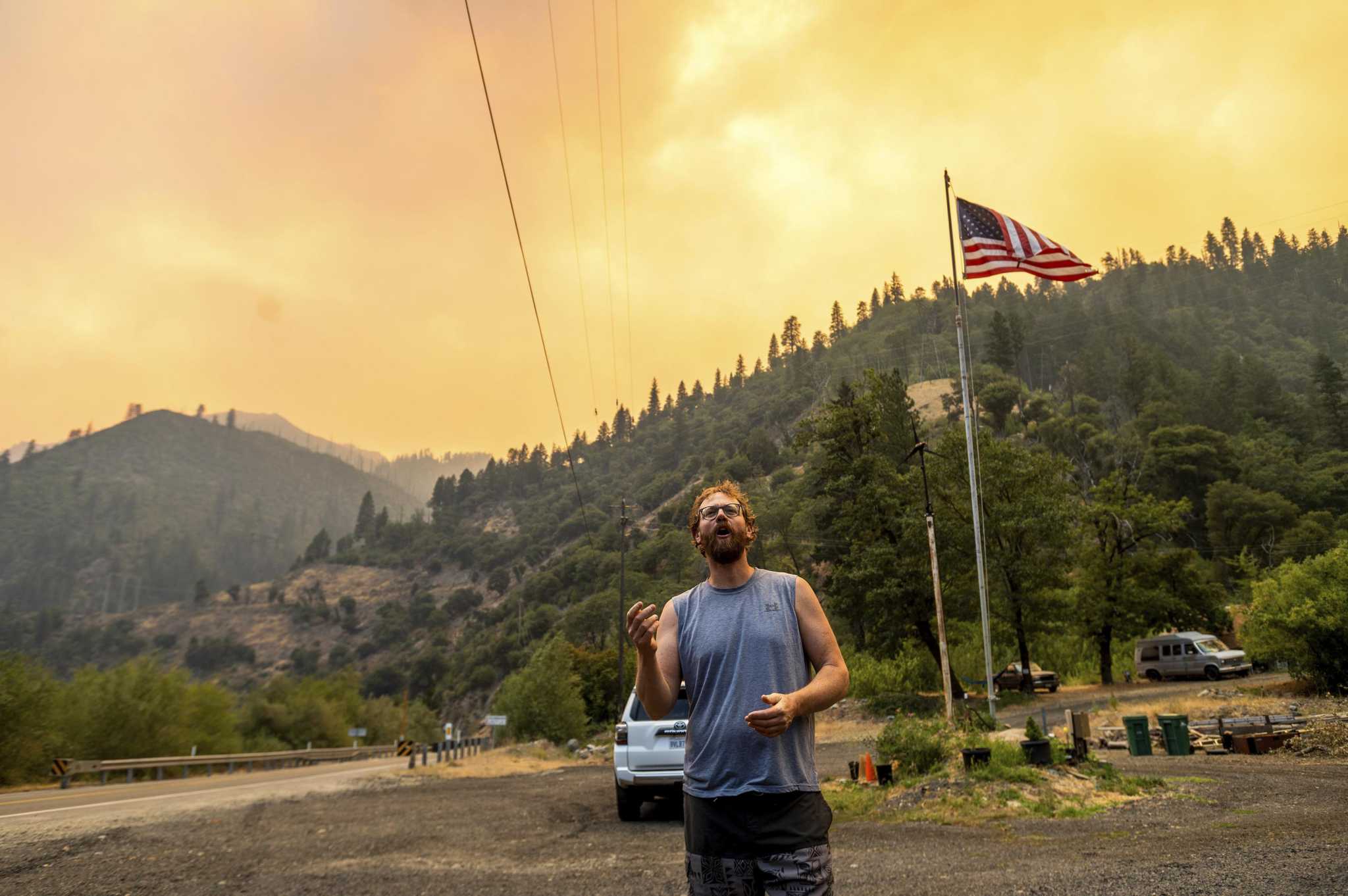 Dixie Fire's enormous pyro-cloud shoots lightning bolts, generates rain - Vimarsana News