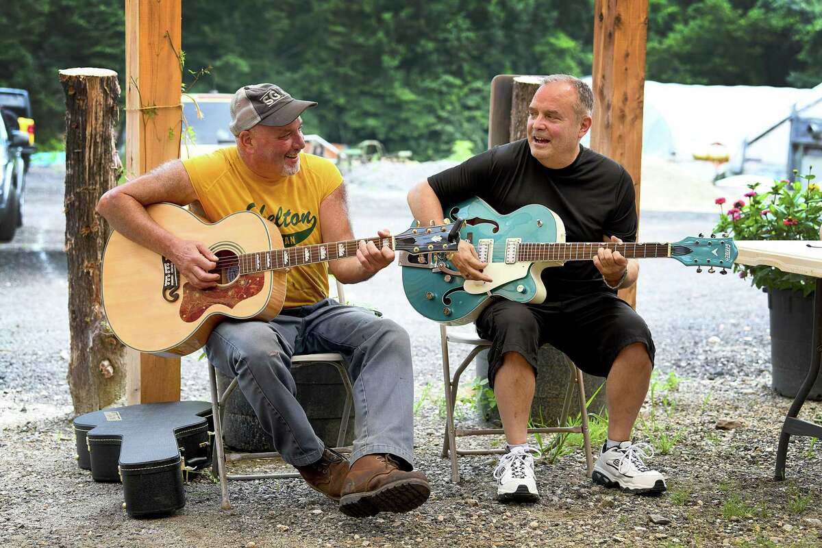 'A real lifeline:' Shelton farm offers up fresh food, entertainment