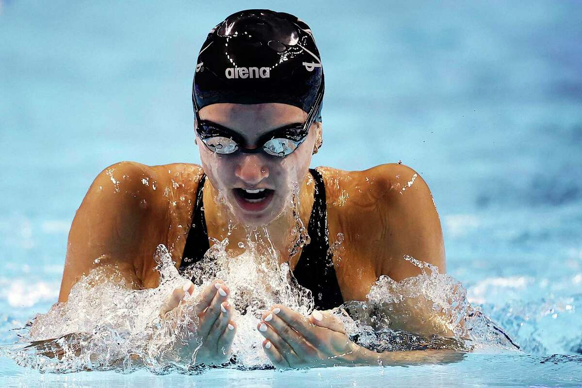 OMAHA, NEBRASKA - JUNE 15: Kate Douglass of the United States competes in a semifinal heat for the Women's 200m Individual Medley during Day Three of the 2021 U.S. Olympic Team Swimming Trials at CHI Health Center on June 15, 2021 in Omaha, Nebraska. (Photo by Tom Pennington/Getty Images)