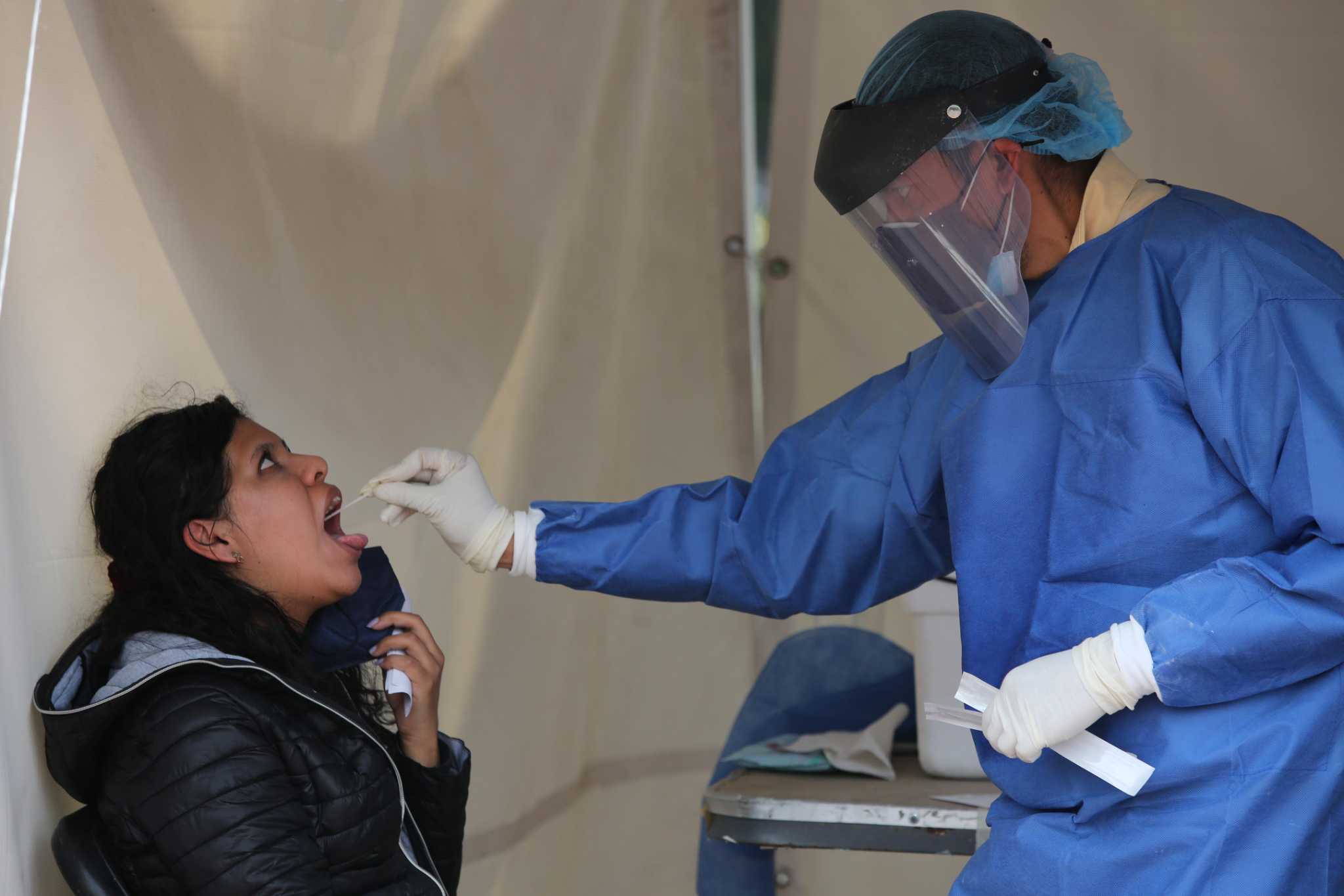 Alza de contagios afecta reapertura de fronteras - Vimarsana News