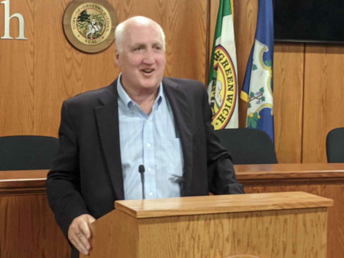 On Wednesday night, the Greenwich Democratic Town Committee unanimously backs Bill Kelly as its candidate for first selectman, leading a local ticket that will see all municipal offices challenged in the fall.