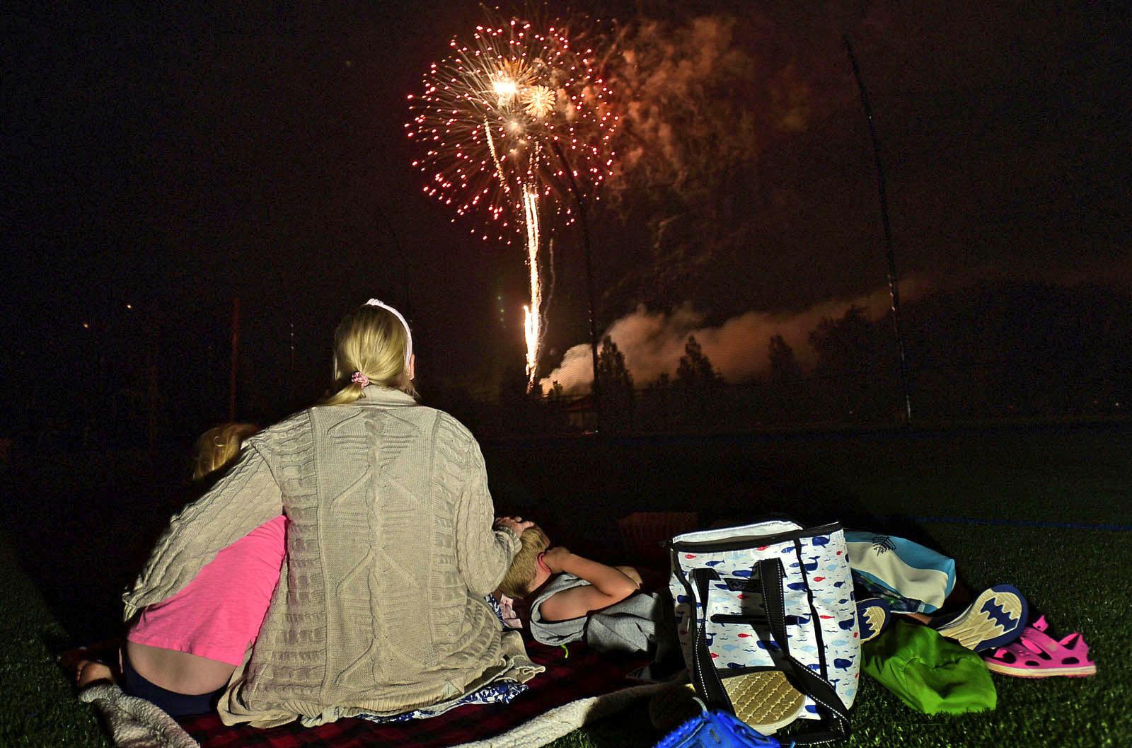 In Photos Darien finally shoots off July Fourth fireworks