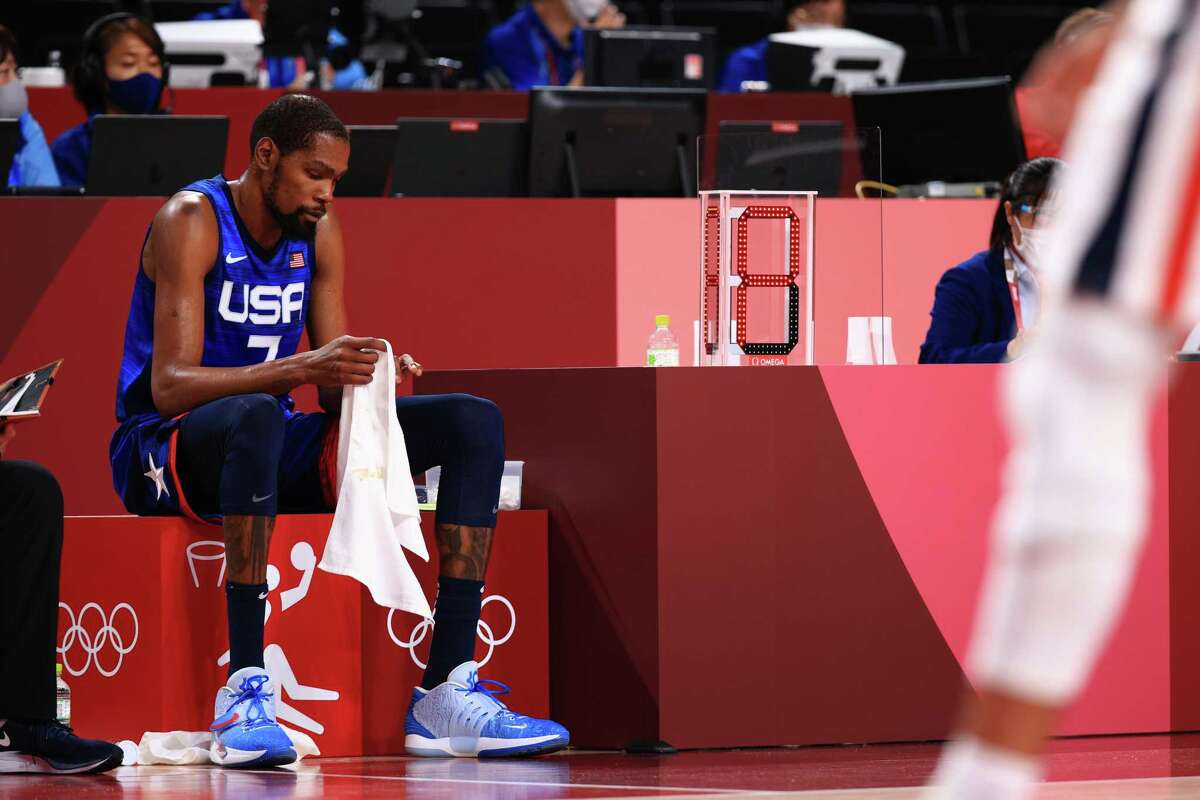 It’s no wonder Kevin Durant looks dismayed after the U.S. lost to France. The Americans had just closed the game by being outscored 16-2 and missed their last nine shots including five in a 21-second span in the final minute.