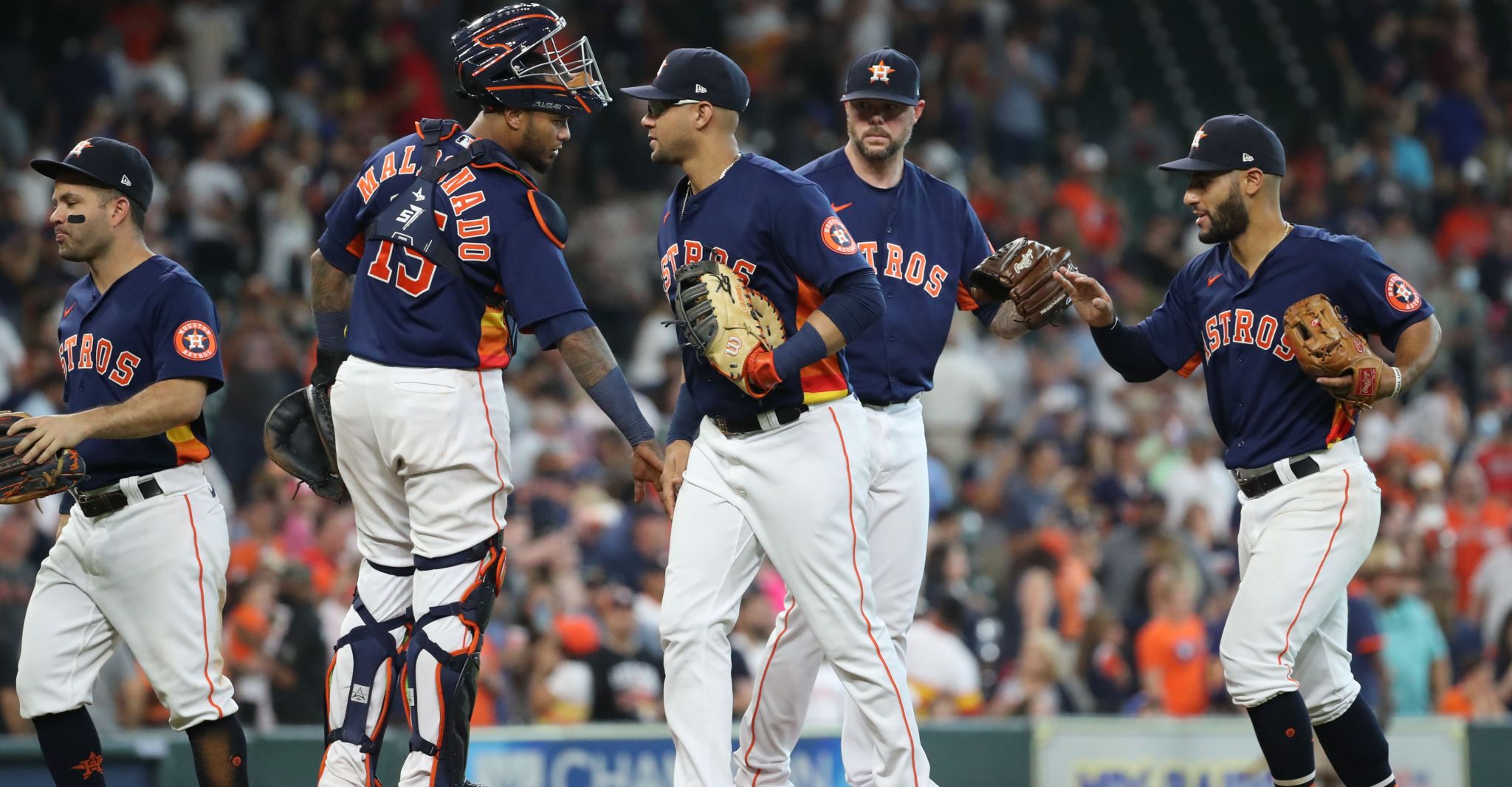 Astros clutches 5-1 win over Athletics