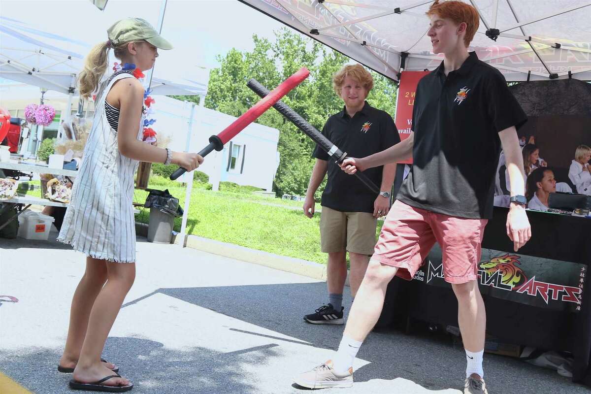 Wilton chamber’s street fair delights residents, visitors