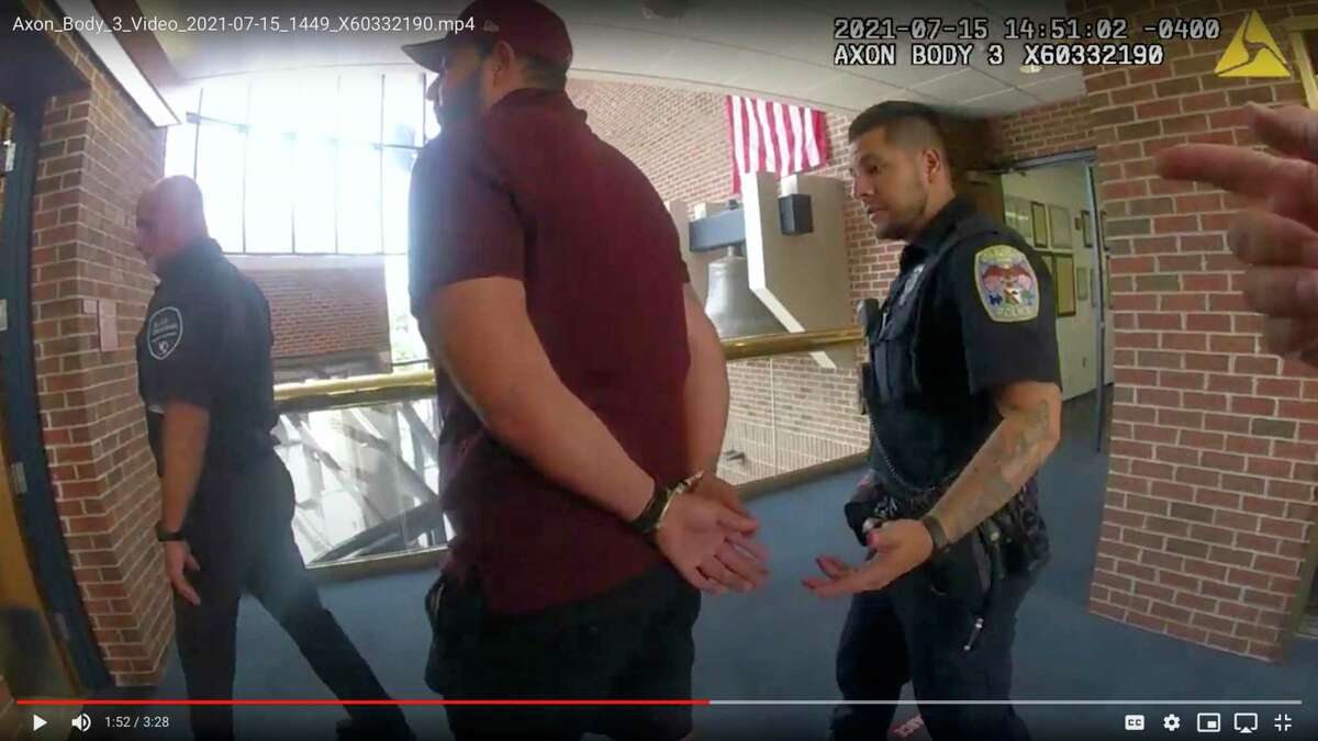 Twenty years ago, YouTuber 'would be dead,’ Danbury cop says in body