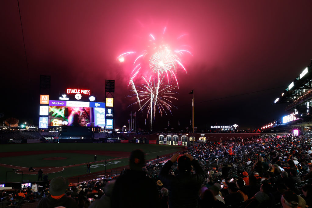 VINE: Old Pirates fan gets lost, ends up in Giants dugout - NOTSportsCenter