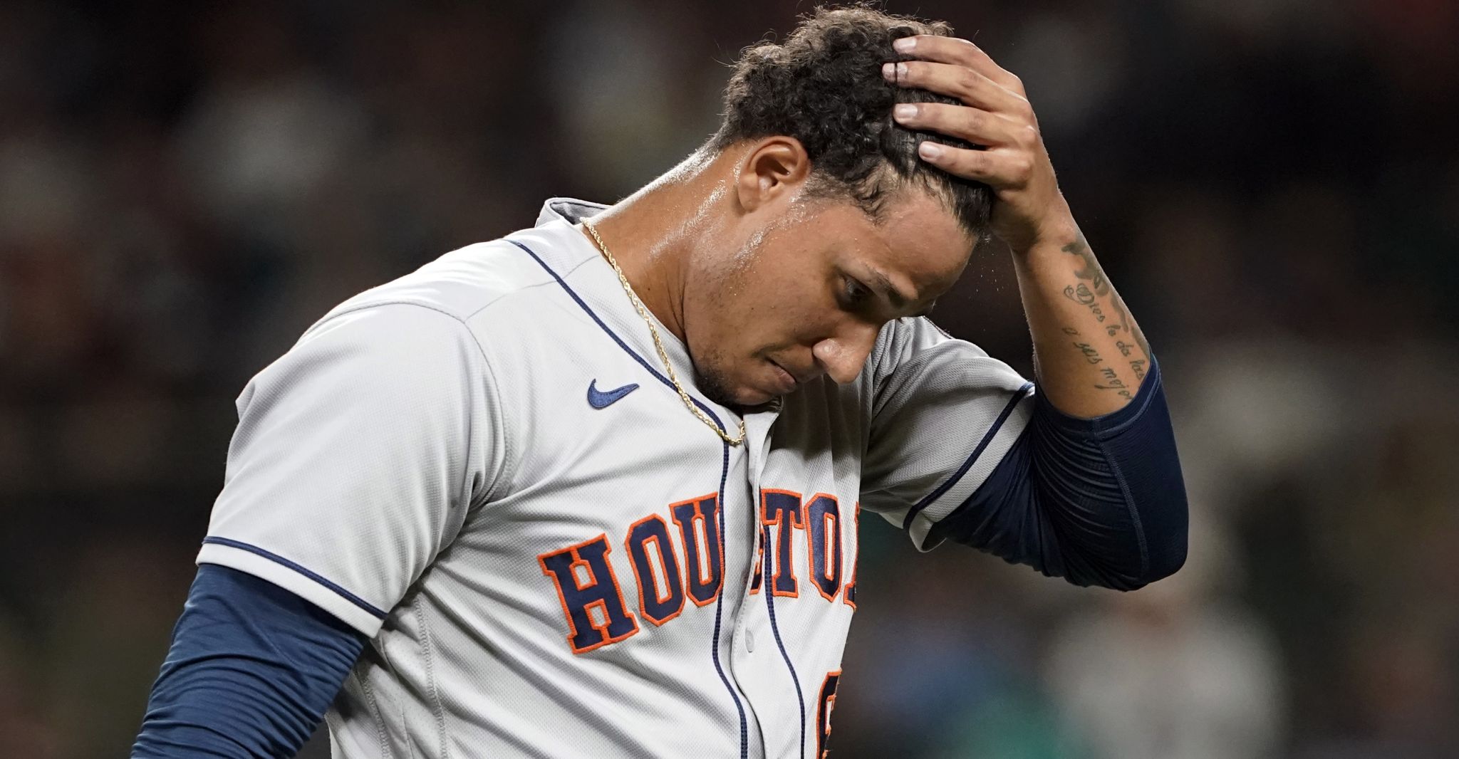 Astros blow 7-run lead in disastrous loss to Mariners