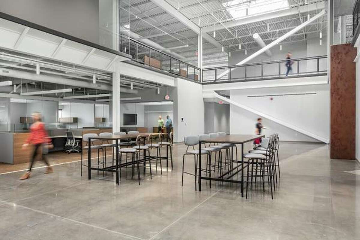 A new 40,8-00-square-foot headquarters is allowing icon Mechanical to expand its business. Contegra Construction Co. of Edwardsville led a design/build team that completed the two-story headquarters, the latest addition to icon’s 10-building campus in Granite City.