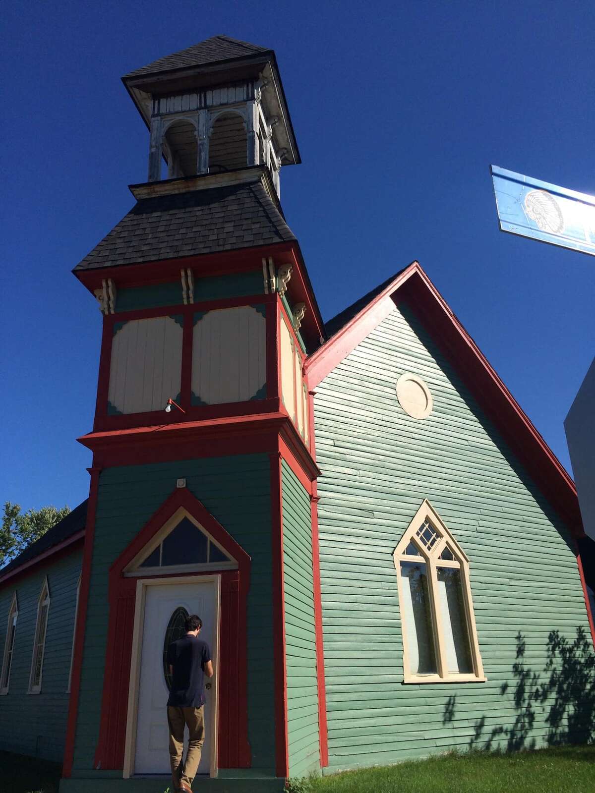 Kinde home is really a church and you can stay for only 86 a night