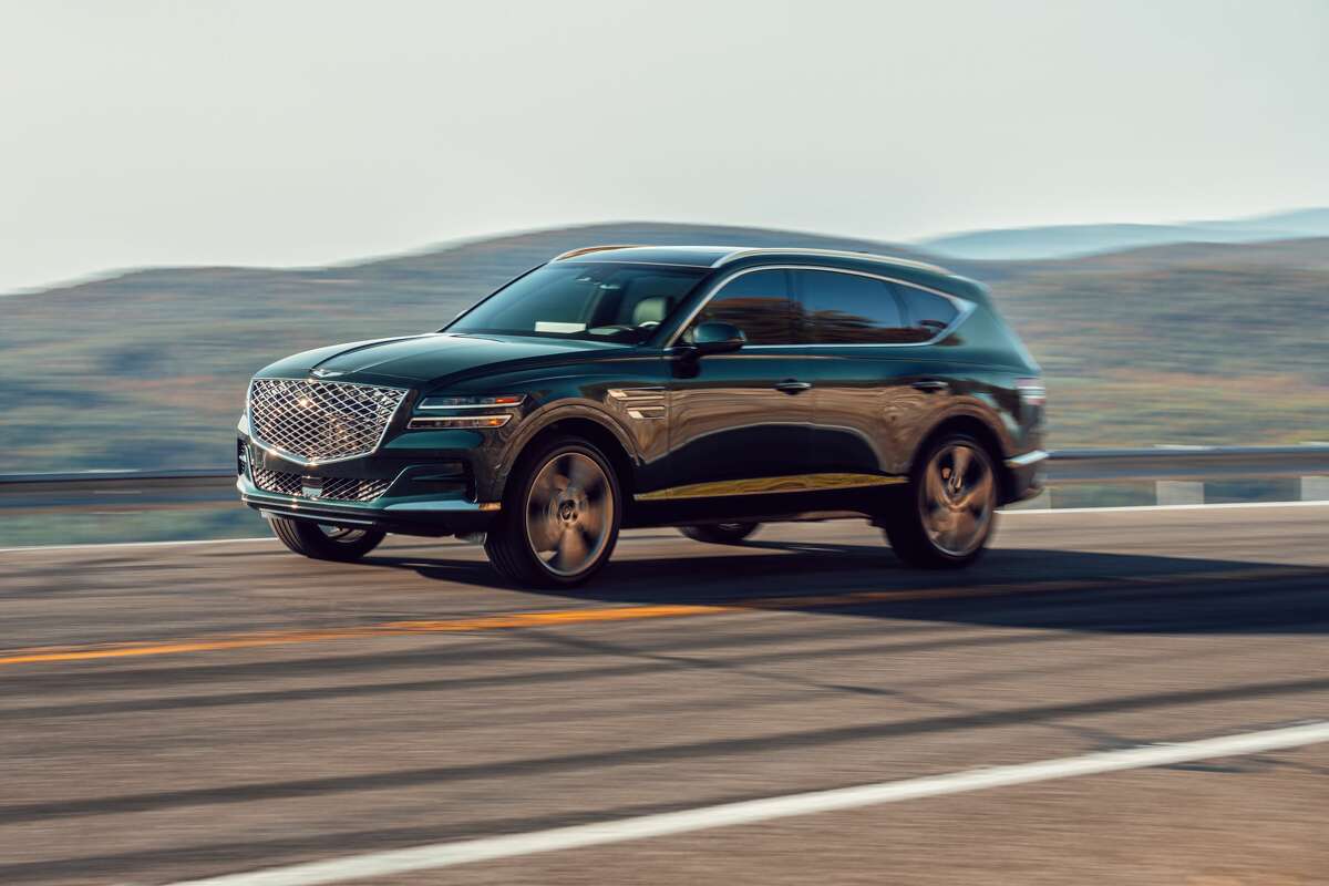 The 2021 Genesis GV80 features a 21 mpg city, 25 mpg highway fuel economy. 