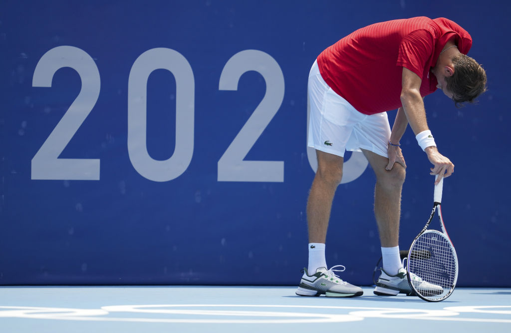 Daniil Medvedev asks umpire who takes responsibility if he dies during Olympic tennis match