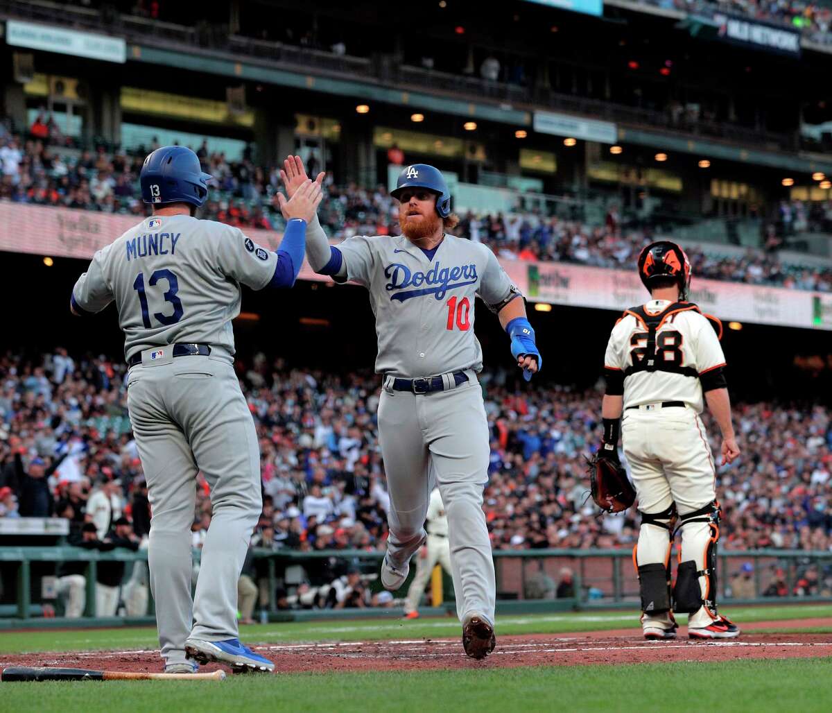 Dodgers home opener worth the wait for Justin Turner, Walker