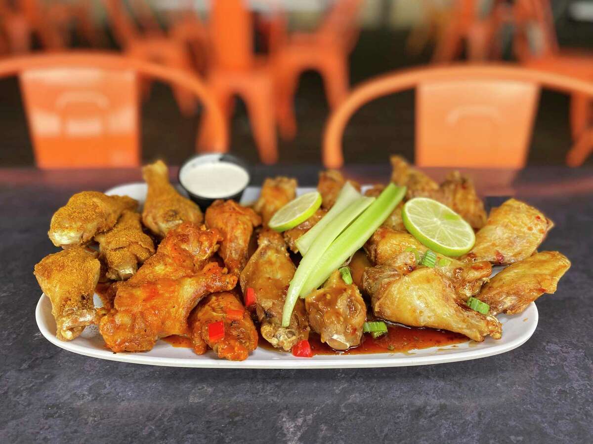 The 8 best nothot chicken wings in and around San Antonio