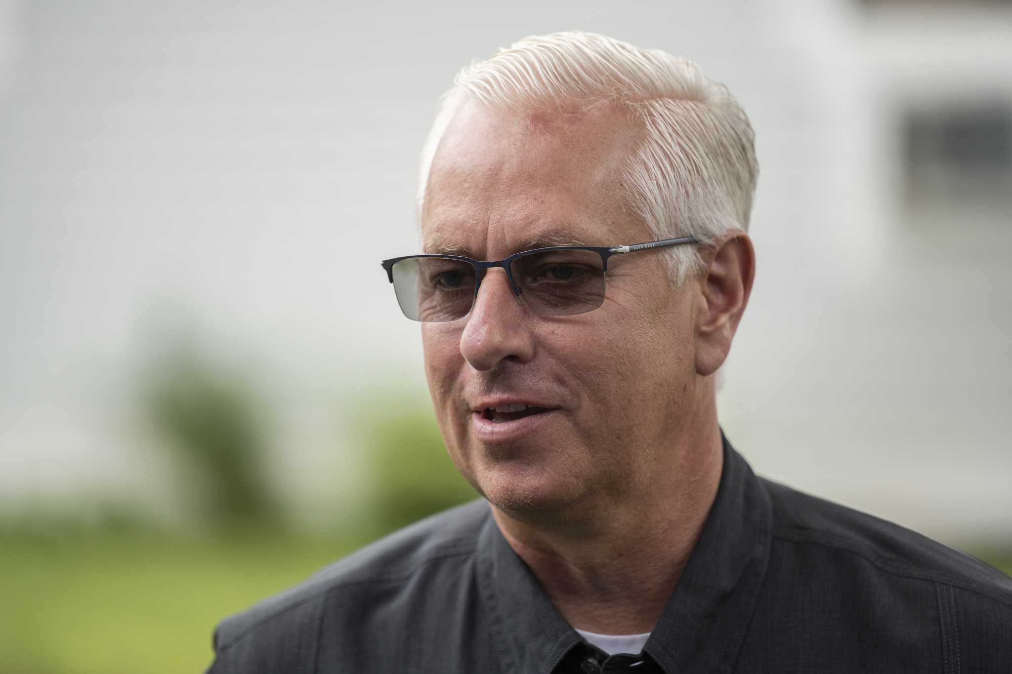 Trainer Todd Pletcher tests positive for COVID19