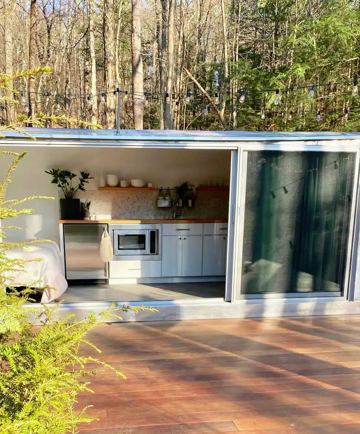 8 Tiny House Airbnbs In Upstate NY, Near The Hudson Valley, Catskills ...