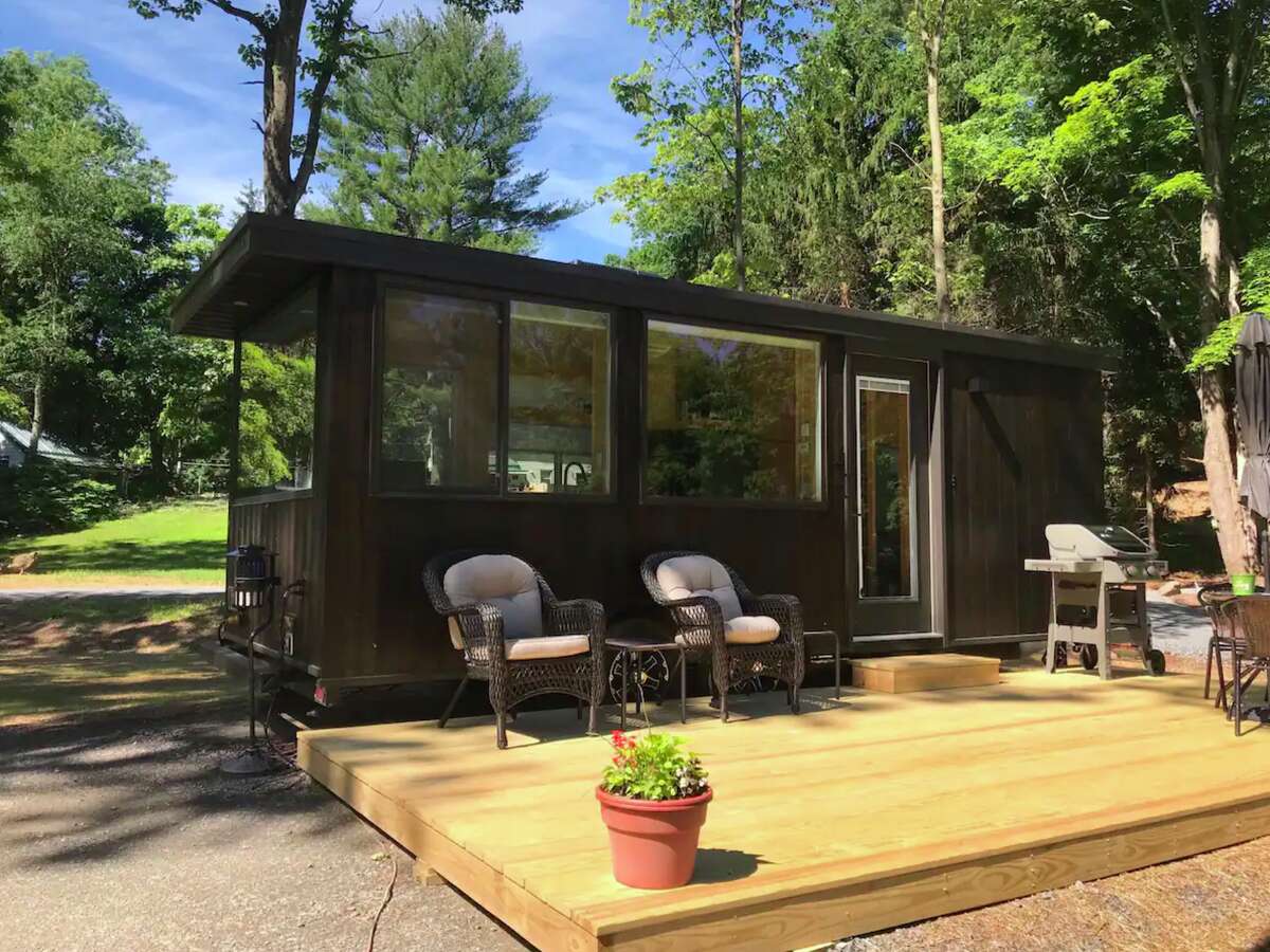 8 tiny house Airbnbs in upstate NY, near the Hudson Valley, Catskills