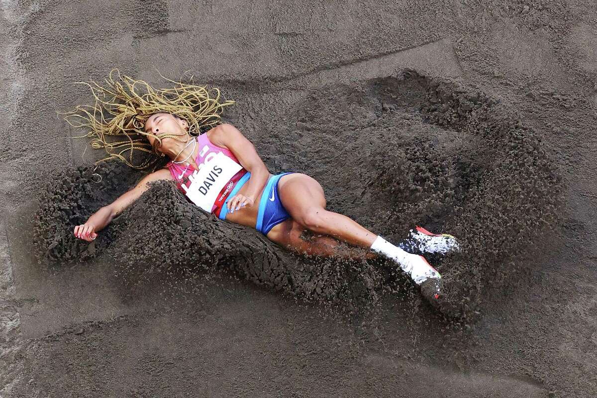 Tara Davis takes drama out of long jump qualifying